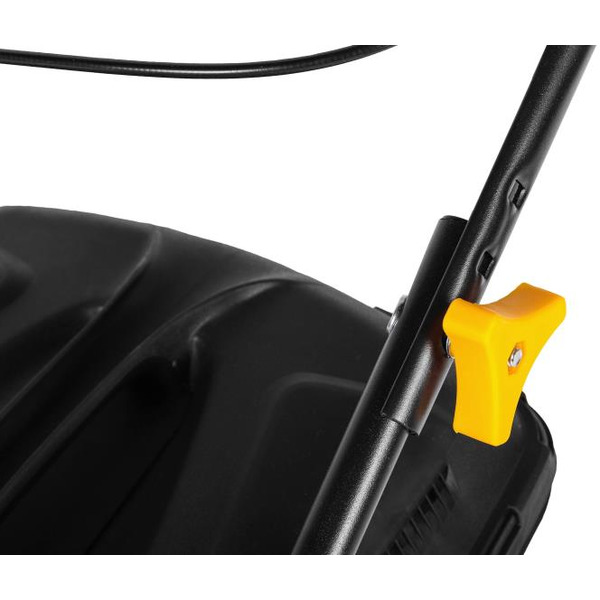 Бензиновая газонокосилка CHAMPION LM4215