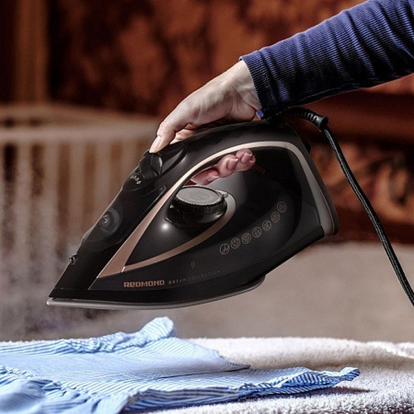Утюг РЕДМОНД RI-C291 (черный)