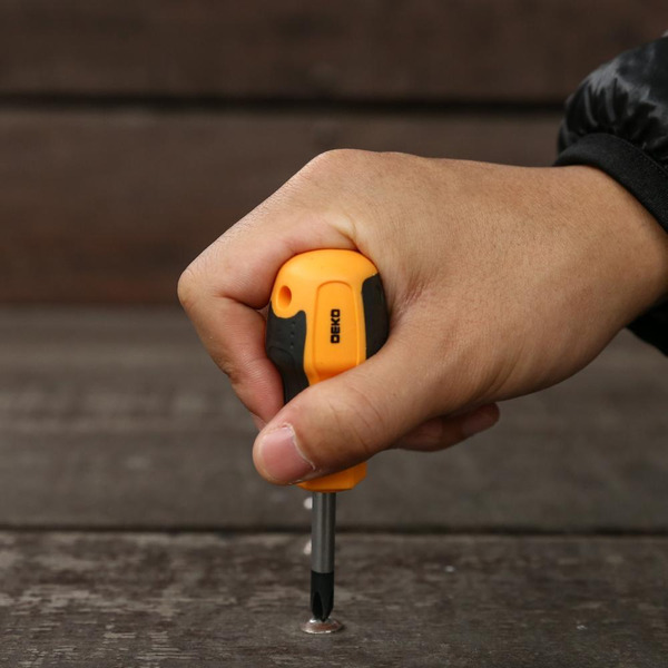 Универсальный набор инструментов Deko DKMT74 (065-0735)