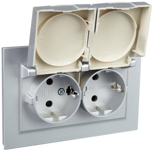 Розетка IEK Brite РСбш12-3-44-БрА