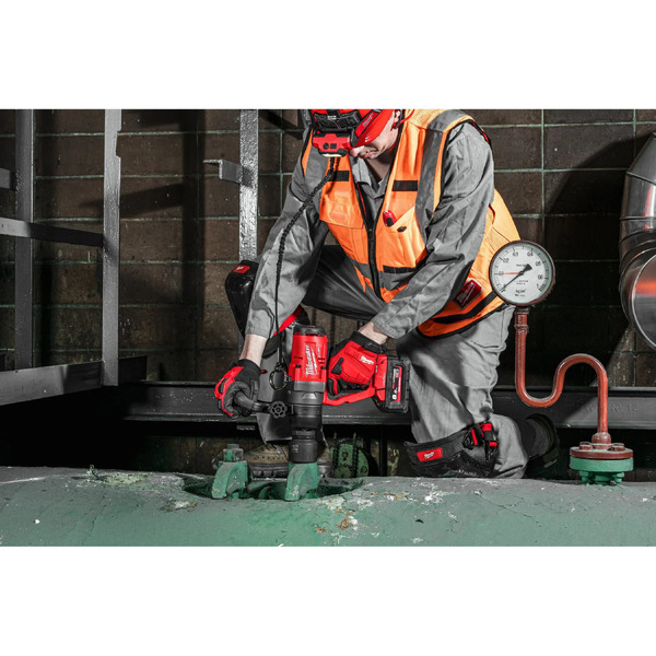 Гайковерт Milwaukee M18 FIW2P12-502X 4933478447 (с 2-мя АКБ, кейс)