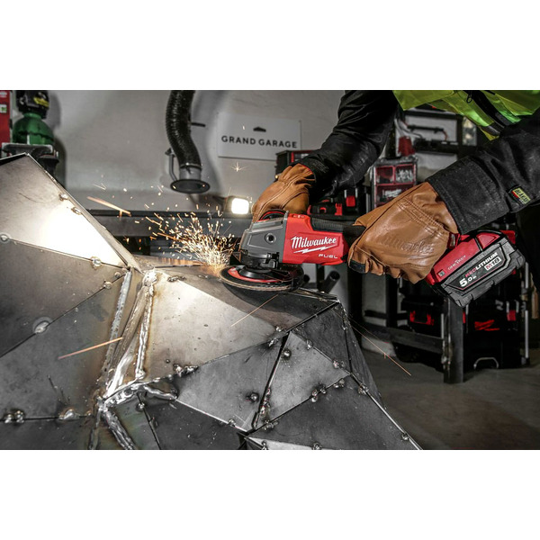 Угловая шлифмашина Milwaukee M18 FSAG125XB-0X Fuel 4933478433 (без АКБ, кейс)