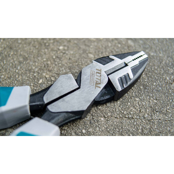 Плоскогубцы Total 240мм THT210906S