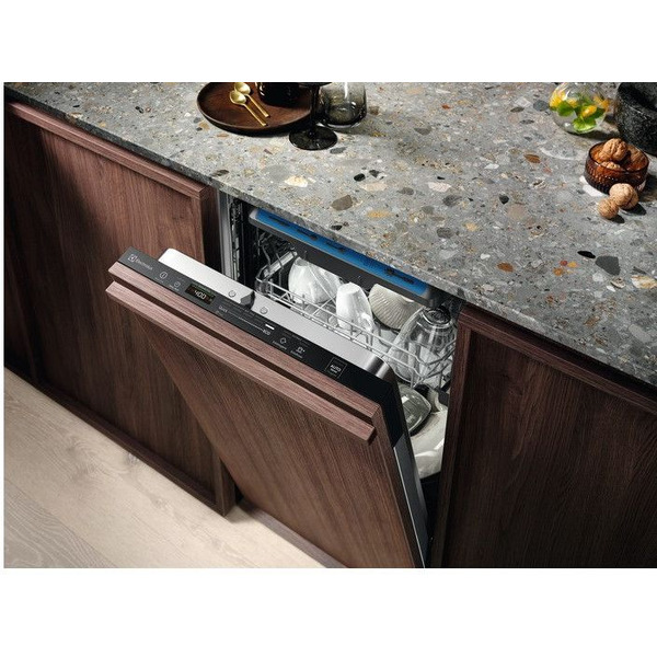 Посудомоечная машина Electrolux EEQ843100L