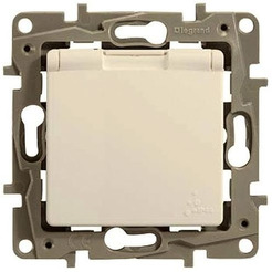 Розетка Legrand Etika 672332