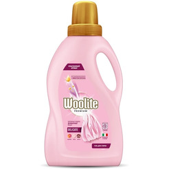 Гель для стирки WOOLITE Premium Delicate 900 мл (18 стирок)