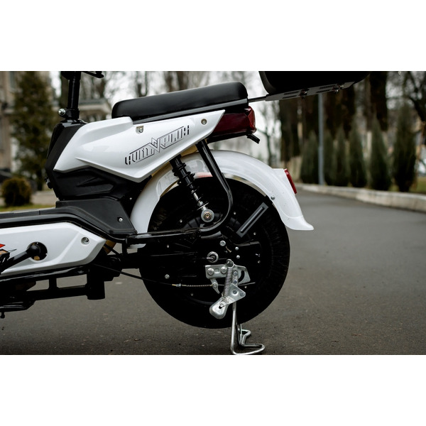 Электроскутер AVM Delta (белый)