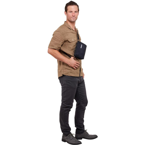 Сумка через плечо Thule Paramount Crossbody 2L PARACB3102BLK (черный)