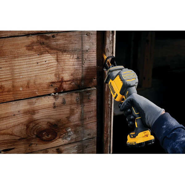 Сабельная пила DeWalt DCS312D2-QW (с 2-мя АКБ, кейс)