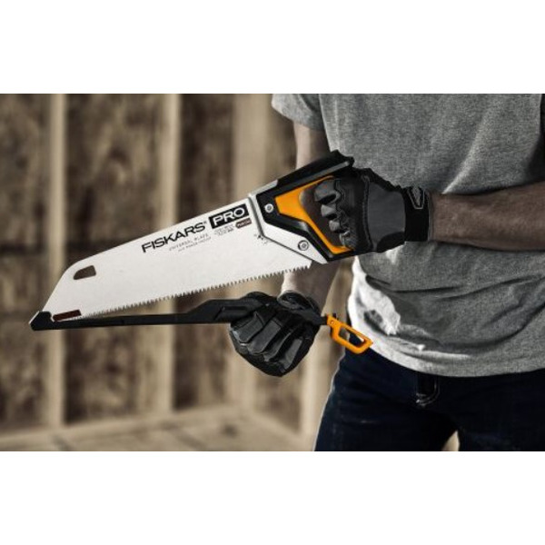 Ножовка Fiskars Pro PowerTooth 1062916 55 см
