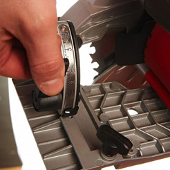 Дисковая пила Milwaukee CS 60 4933419225