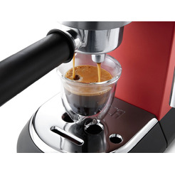Кофеварка DeLonghi EC685.R