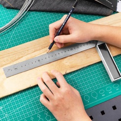 Угольник Deli EDL302300