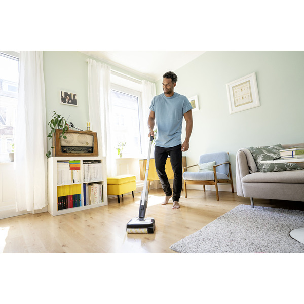 Аппарат для влажной уборки пола Karcher FC 2-4 Battery Set ( 1.056-200.0)