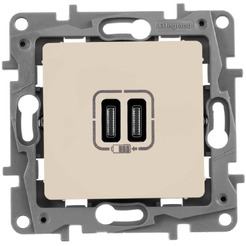 Розетка Legrand Etika 672235 (слоновая кость)