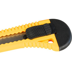 Нож строительный с выдвижными лезвиями Kolner KUK 18-1