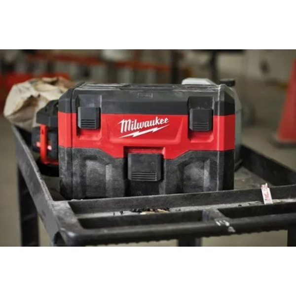 Пылесос Milwaukee M18 VC2 (без АКБ и ЗУ)