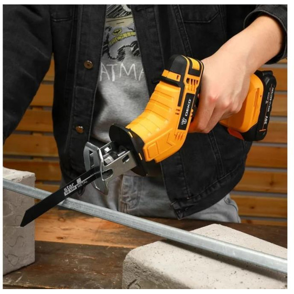 Сабельная пила Deko DKRS20-Li 063-4311 (с 2-мя АКБ, кейс)