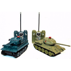 Радиоуправляемый танковый бой HQ 555