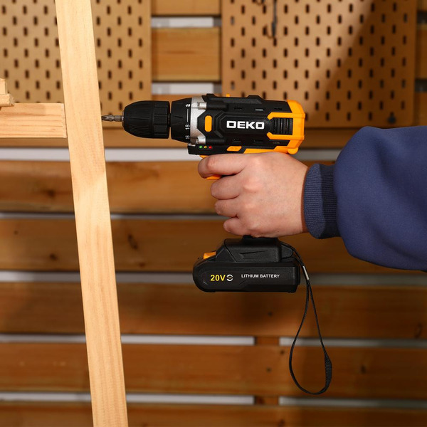 Дрель-шуруповерт Deko Banger 20V ONE + 083-1042 (с 1-им АКБ)