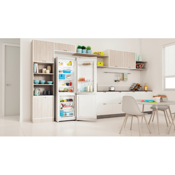 Холодильник Indesit ITR 5180 W