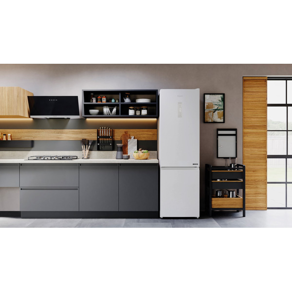 Холодильник-морозильник Hotpoint HT 9201I W O3