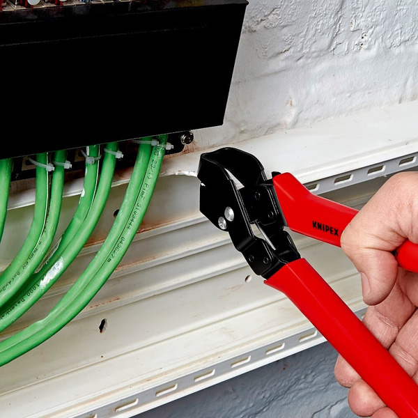 Ножницы просечные для пластмассовых коробов Knipex 90 61 20