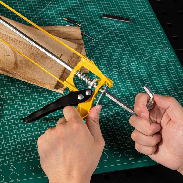 Пистолет для герметика Deli EDL2360