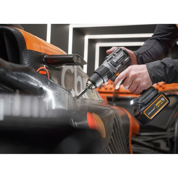 Ударная дрель-шуруповерт DeWalt DCD85MP2T (с 2-мя АКБ, кейс)