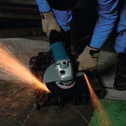 Двуручная углошлифмашина MAKITA GA9010C