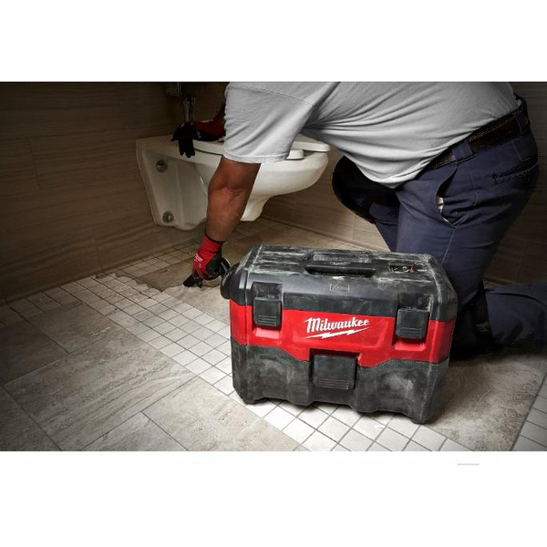Пылесос Milwaukee M18 VC2 (без АКБ и ЗУ)