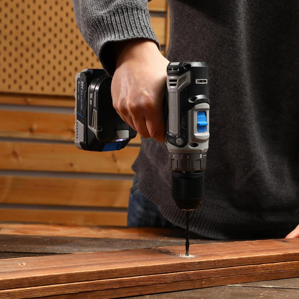 Дрель-шуруповерт Deko DKCD20V One + Set 63 083-1038 (с 2-мя АКБ, кейс)