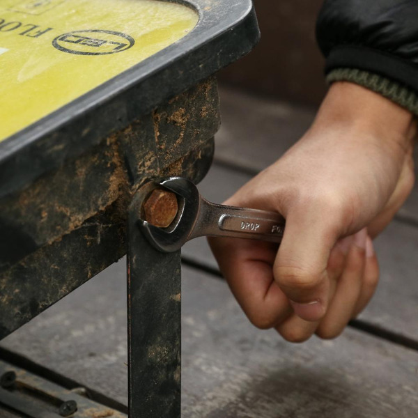 Универсальный набор инструментов Deko DKMT74 (065-0735)