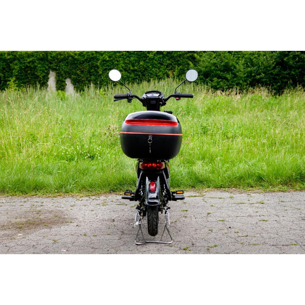 Электроскутер AVM Delta (черный)