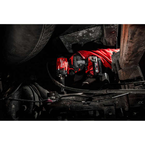 Гайковерт Milwaukee M18 FIW2P12-502X 4933478447 (с 2-мя АКБ, кейс)