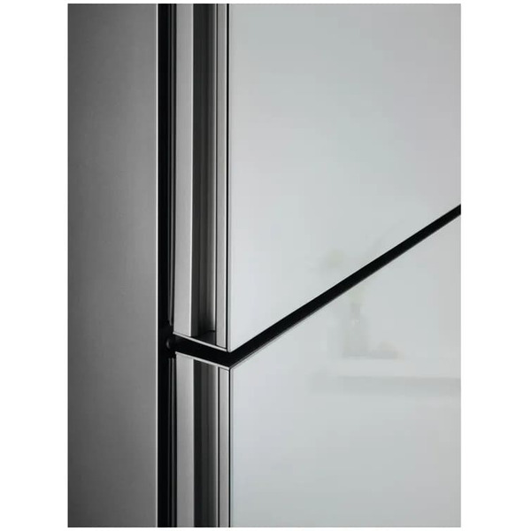 Холодильник Electrolux LNT7ME36G2