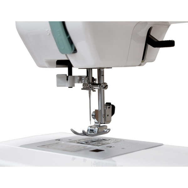 Компьютерная швейная машина Janome HD 6130