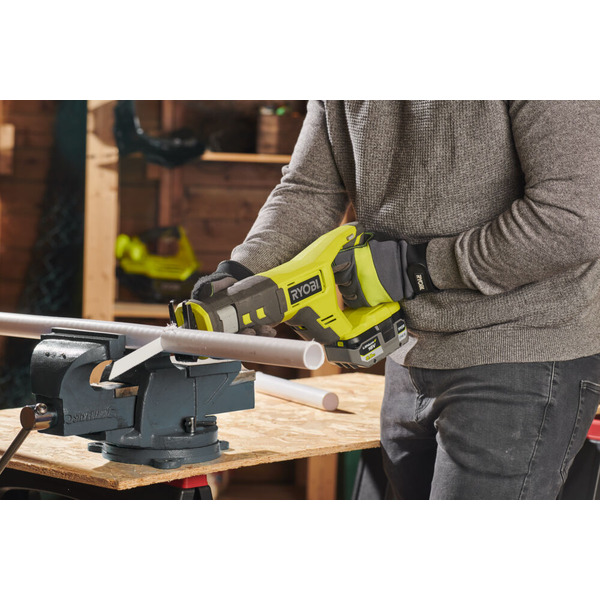 Пила сабельная RYOBI RRS18-0 (5133005404) без АКБ и ЗУ