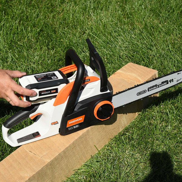 Пила цепная Daewoo Power DACS 1640Li (без АКБ и ЗУ)