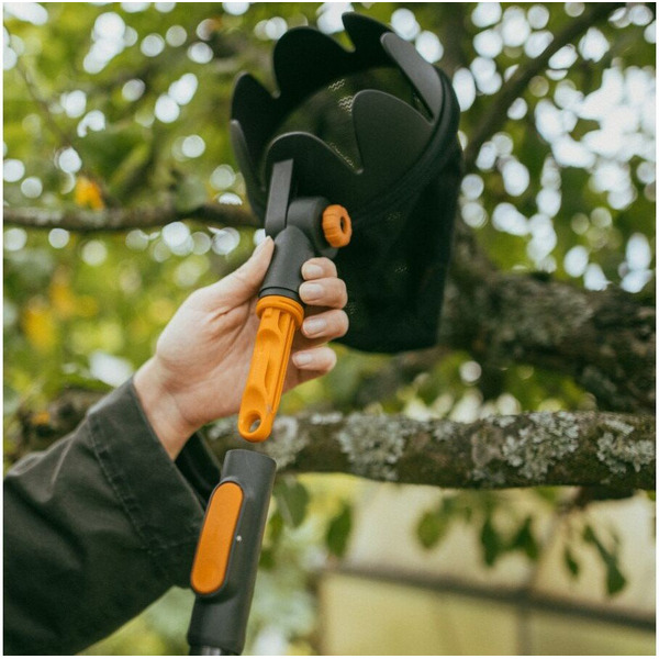 Черенок алюминиевый телескопический Fiskars 1080547 (119-174см)