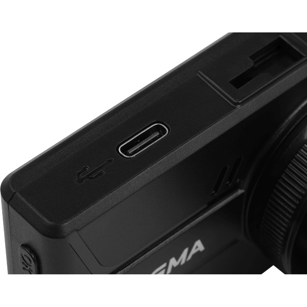 Видеорегистратор DIGMA FreeDrive 300DW