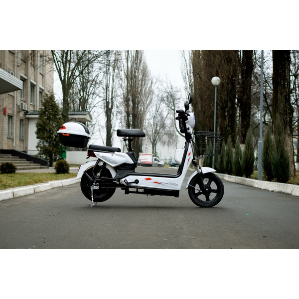 Электроскутер AVM Delta (белый)