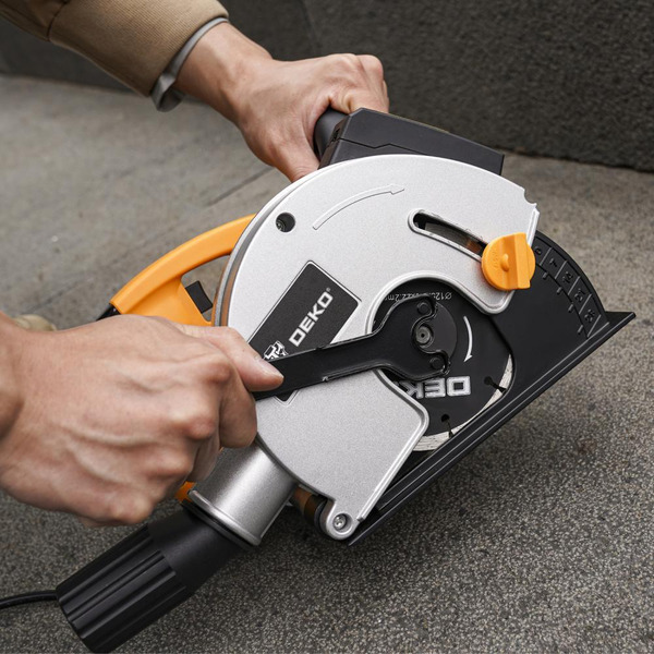 Штроборез Deko DKWC1800 (063-4241)