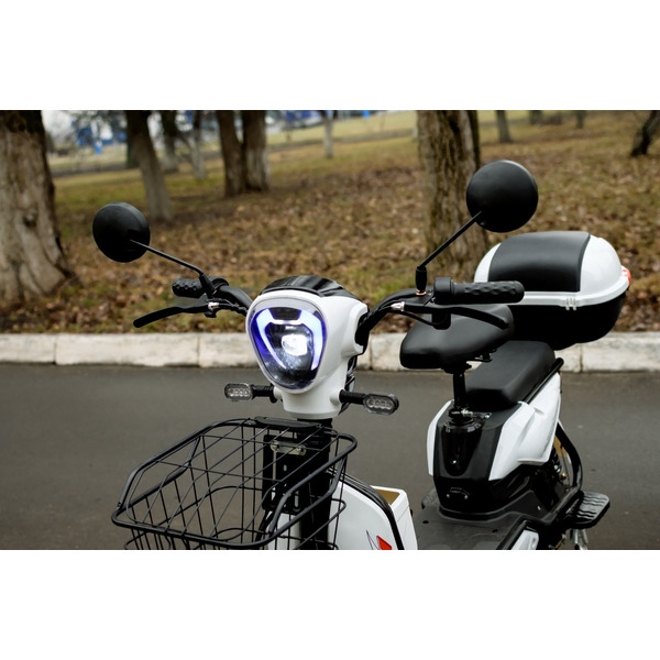 Электроскутер AVM Delta (белый)