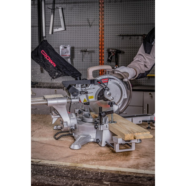 Пила торцовочная CROWN CT15233P