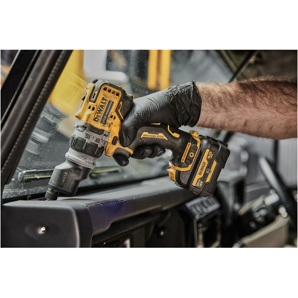 Дрель-шуруповерт DeWalt DCD703NT (без АКБ, кейс, набор патронов)