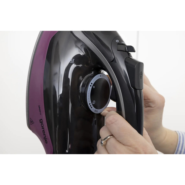 Утюг GORENJE SIK2800BKV