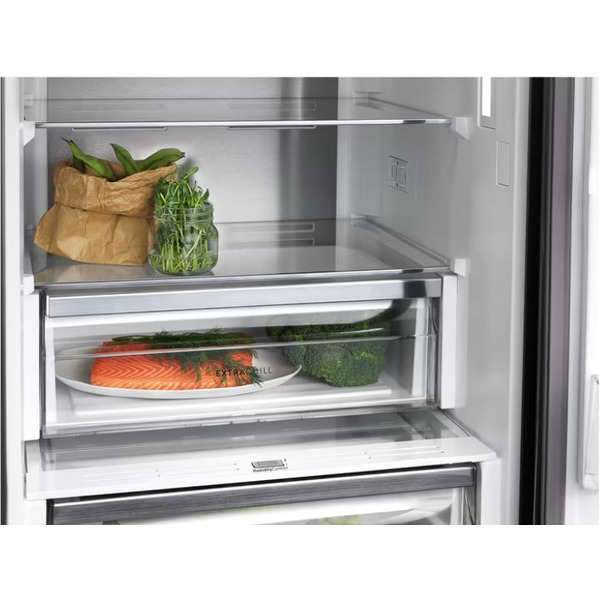 Холодильник Electrolux LNT7ME36X3