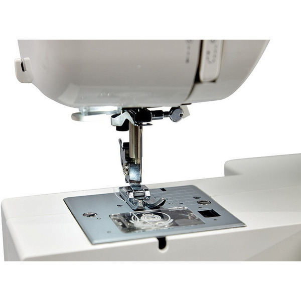 Швейная машина Leader Noir