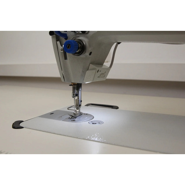 9806H Промышленная швейная машина (комплект - стол) Jukky